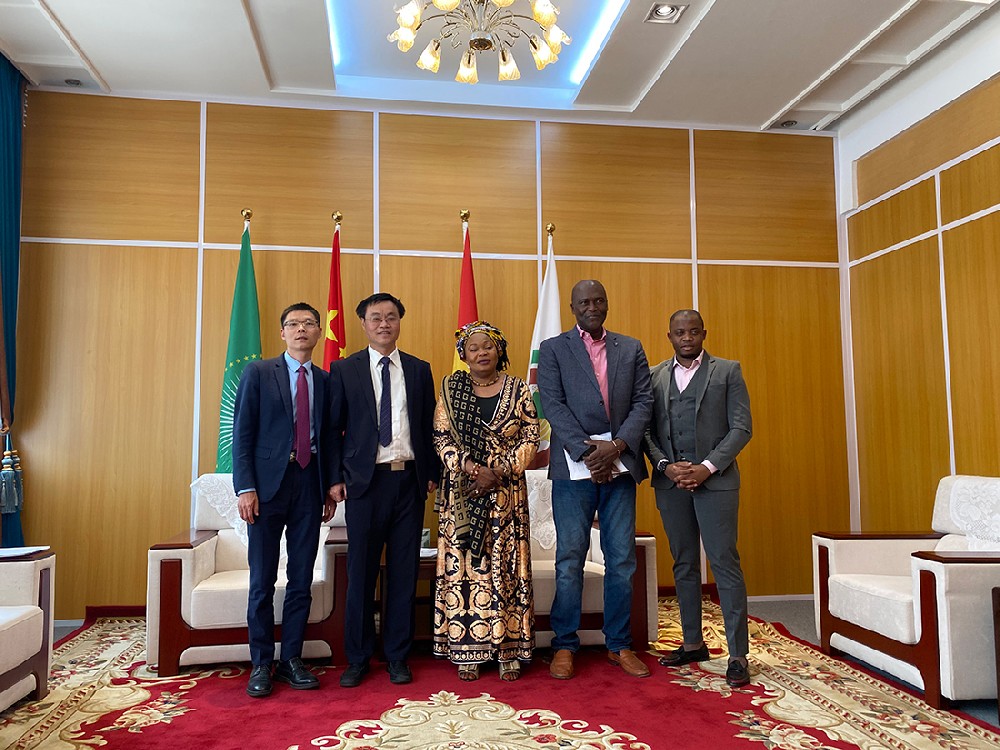 十堰銀鵬興電子科技有限公司拜訪幾內(nèi)亞駐中國大使館