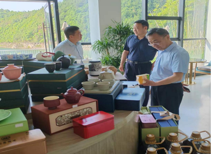 中國農(nóng)墾集團(tuán)考察、背調(diào)十堰銀鵬興電子科技有限公司